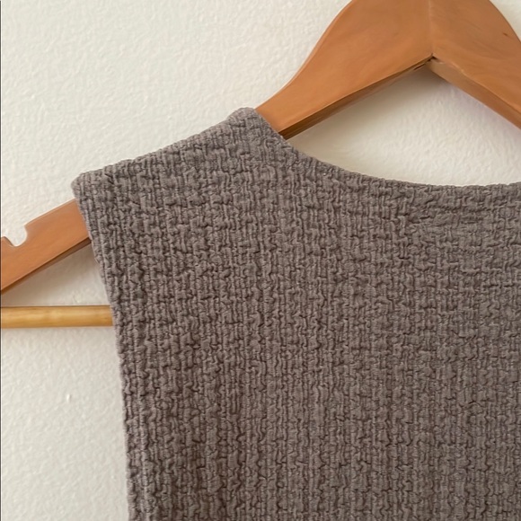 Brand new Abercrombie Women's Sleeveless Textured Top - Brown - Picture 3 of 5